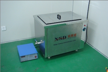 Compact cleaning equipment